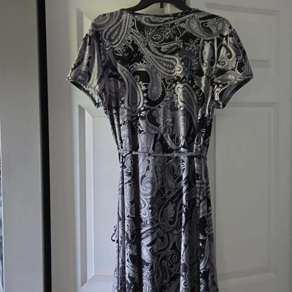 Dress - Picture 7 of 7